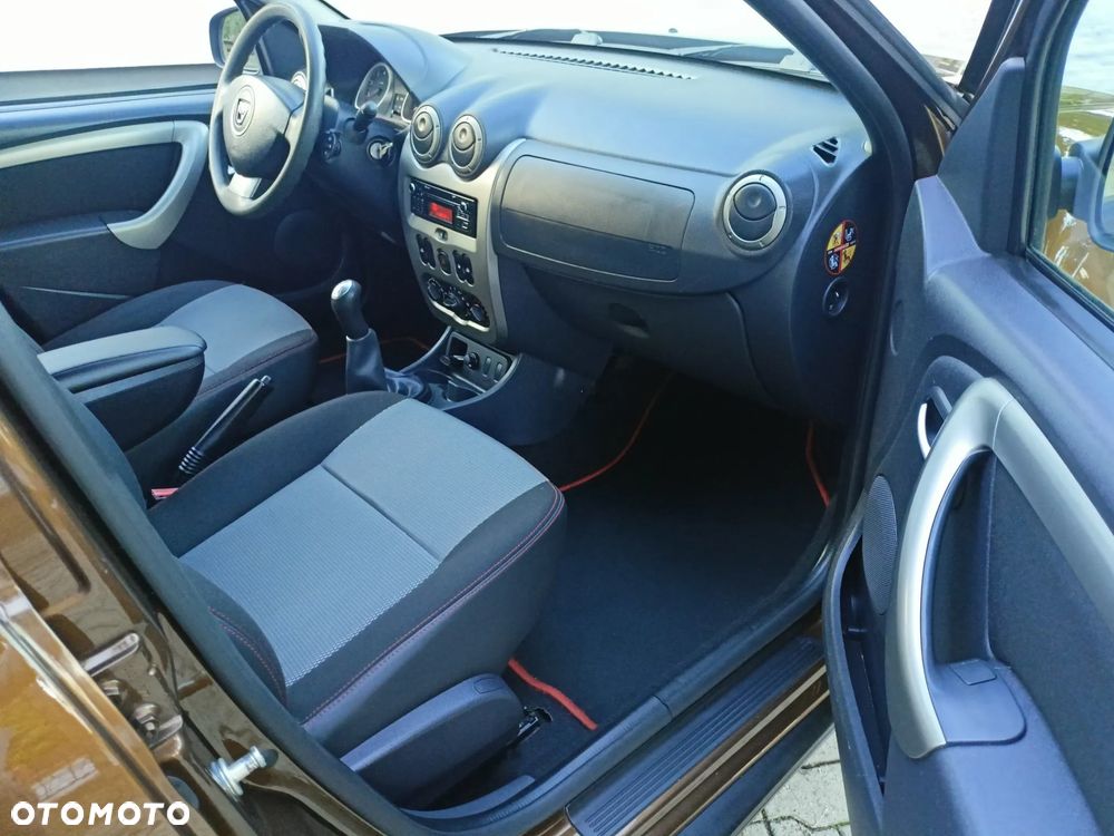Dacia Duster 1.6 16V 105 4x2 Laureate - 19