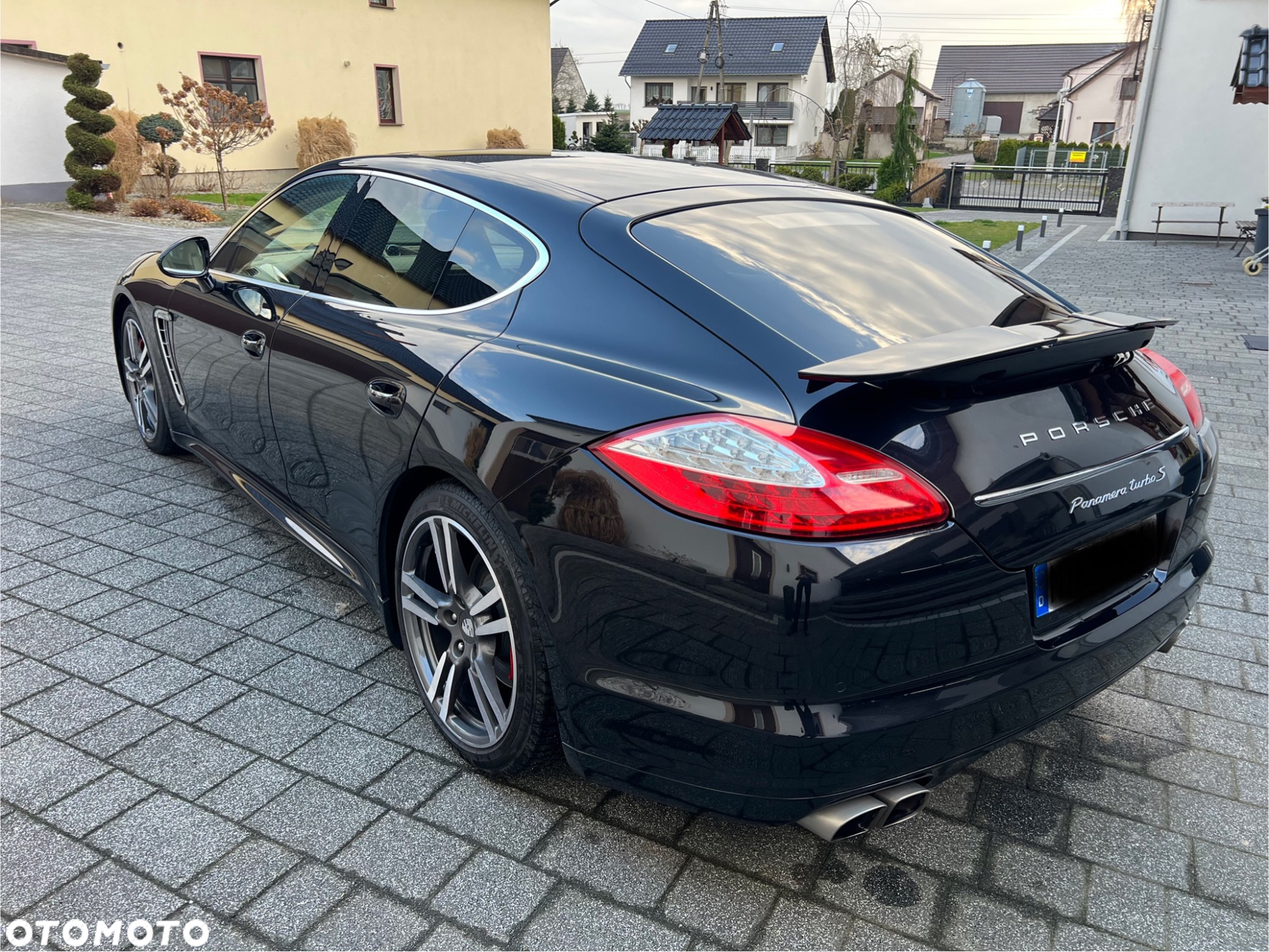 Porsche Panamera Turbo S PDK - 9