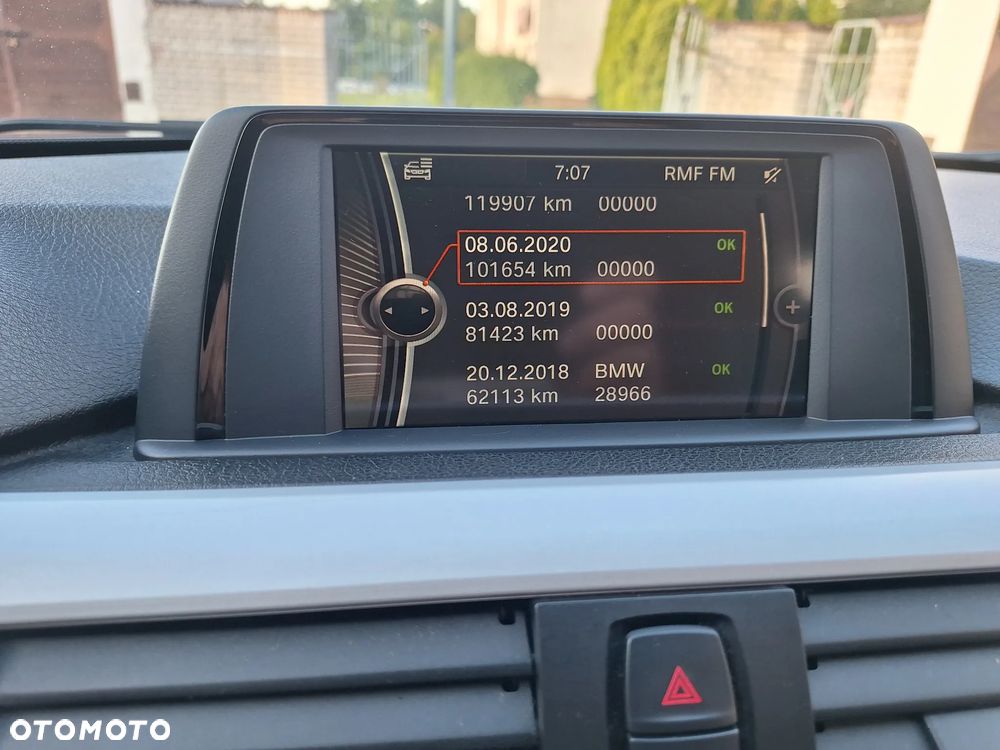 BMW Seria 3 318d - 22