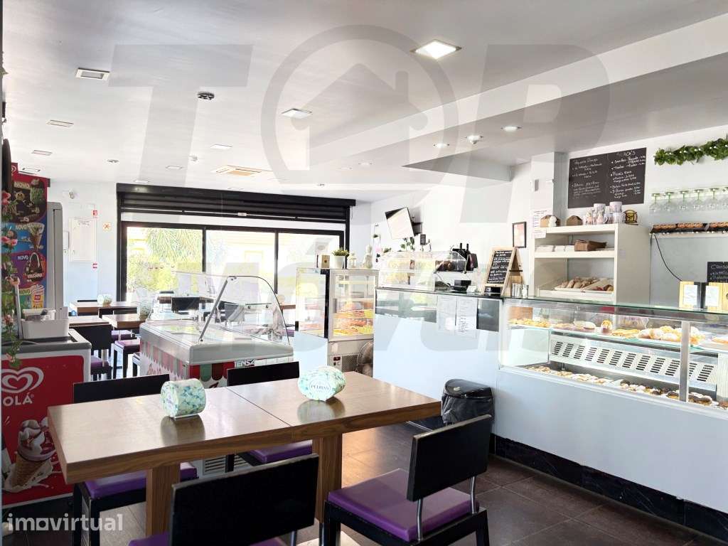 Pastelaria, Gelataria e Bistrô Equipada em Funcionamento - Foros de... - Grande imagem: 3/12