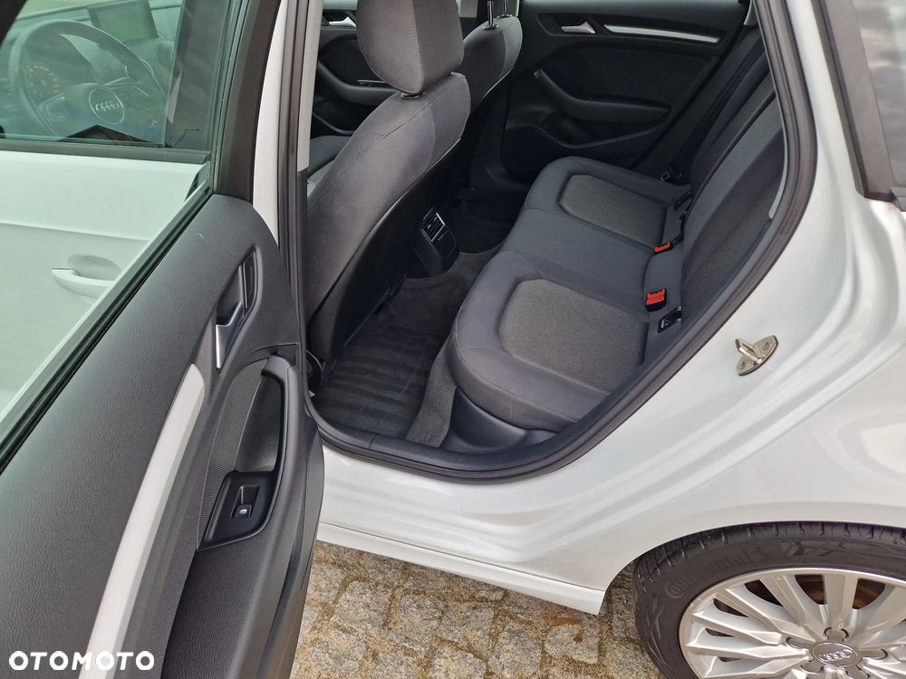 Audi A3 Sportback 1.4 TFSI e-tron S tronic - 10