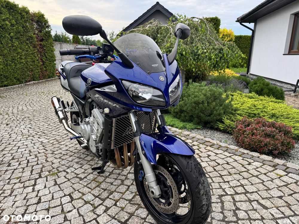 Yamaha FZS - 12