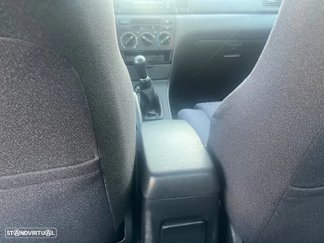 Toyota Corolla 1.4 SE - 21