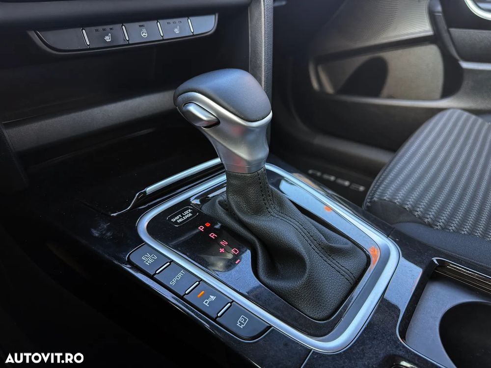 Kia Ceed - 31