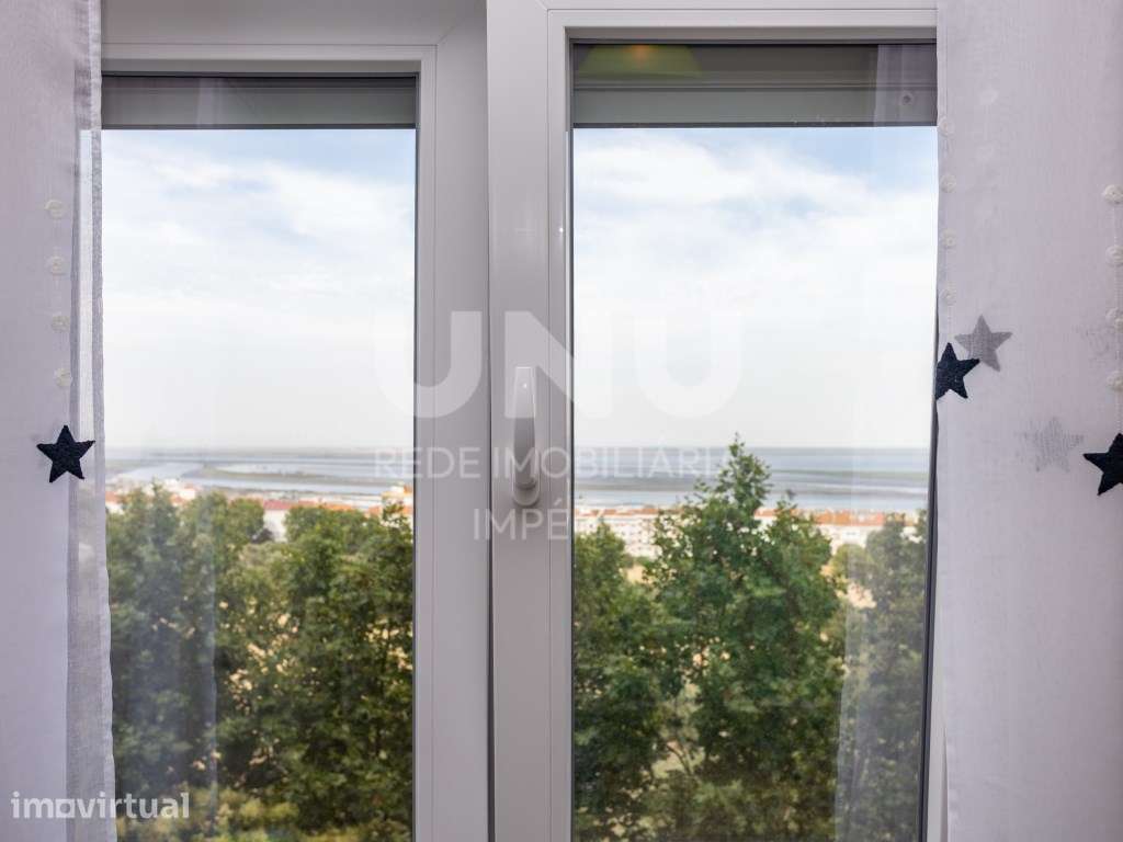 T2 com Vista Rio | Urbanização Alto da Eira | Santa Iria da Azóia - Grande imagem: 4/28