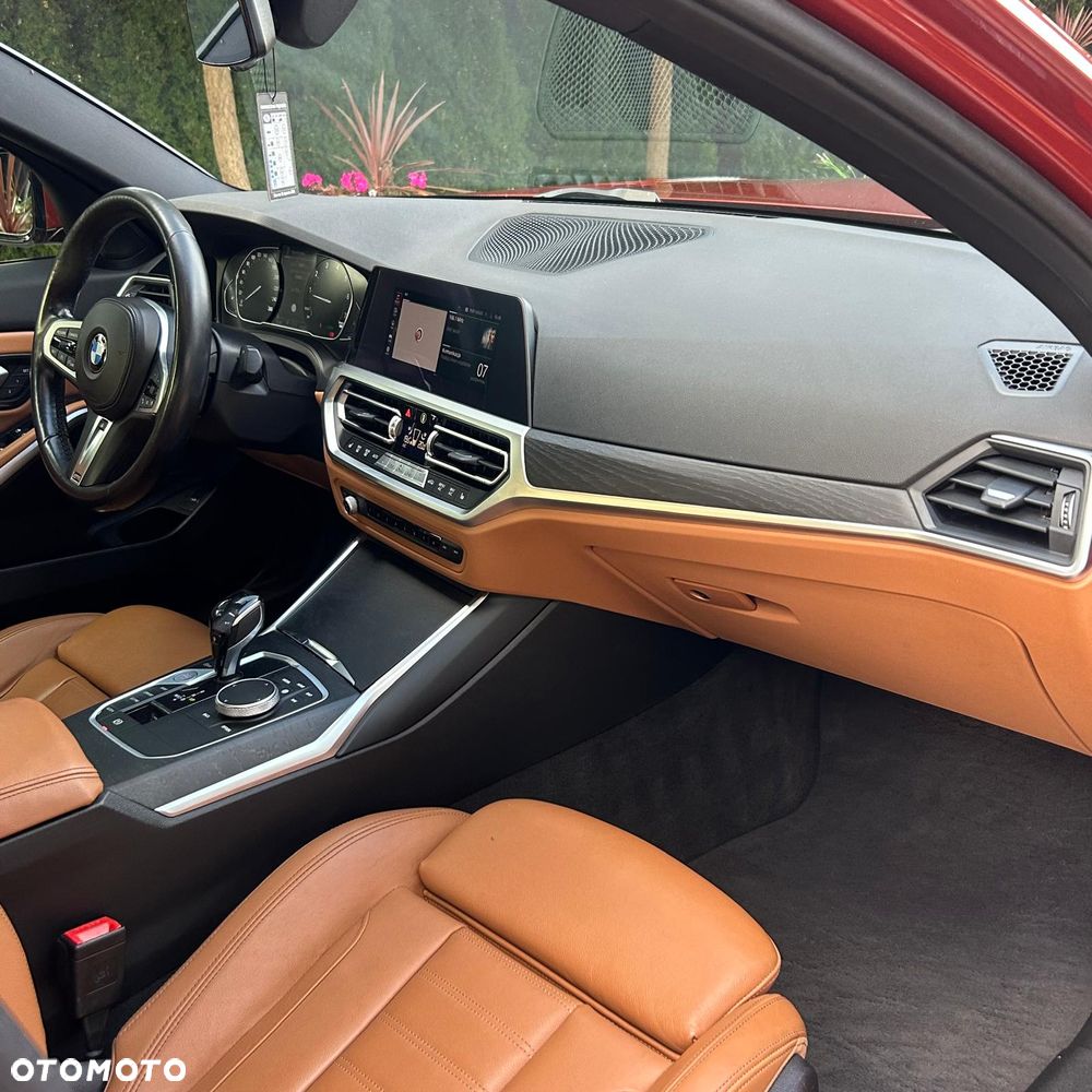 BMW Seria 3 330i xDrive M Sport sport - 33