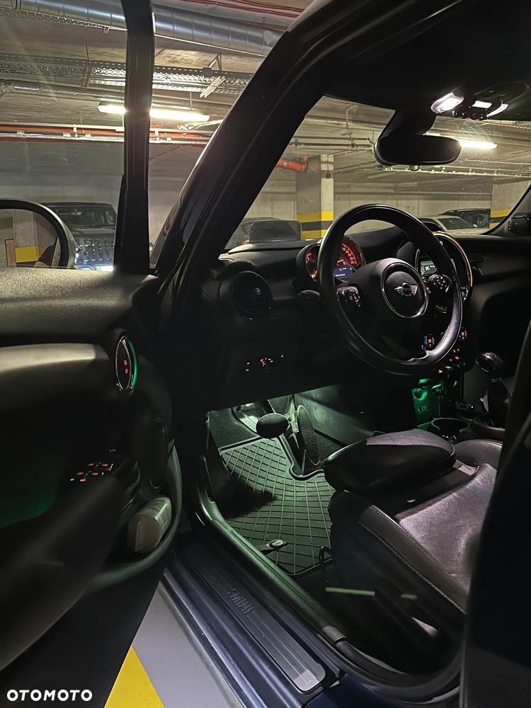 MINI Cooper Standard - 18