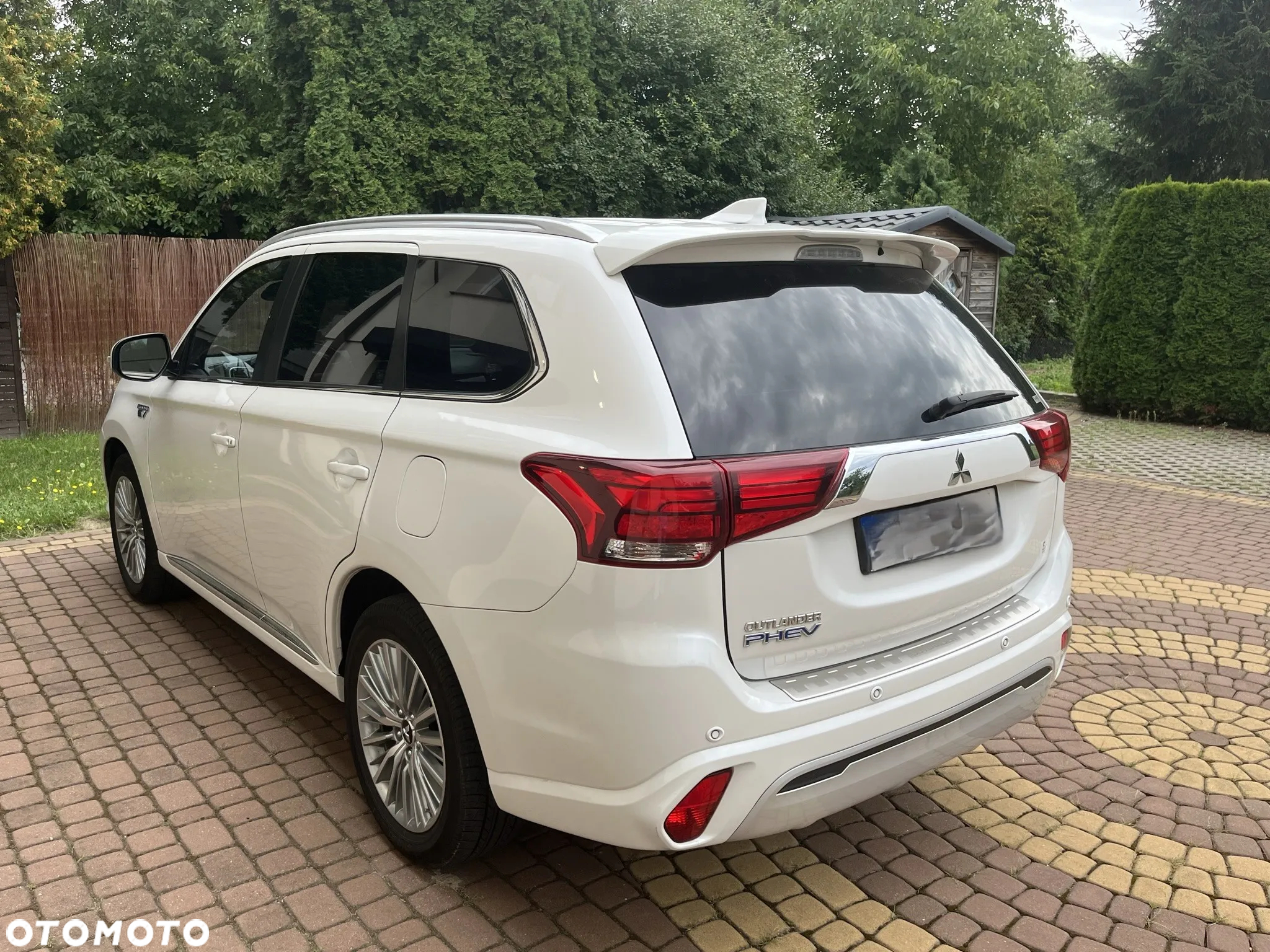 Mitsubishi Outlander PHEV Instyle + - 4