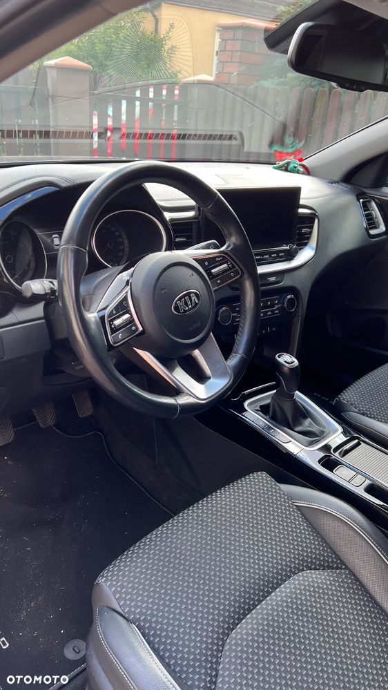 Kia XCeed 1.5 T-GDI L Business Line - 4