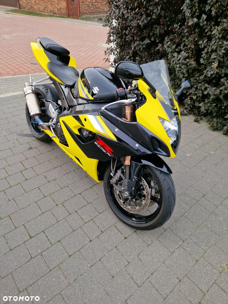 Suzuki GSX-R - 1