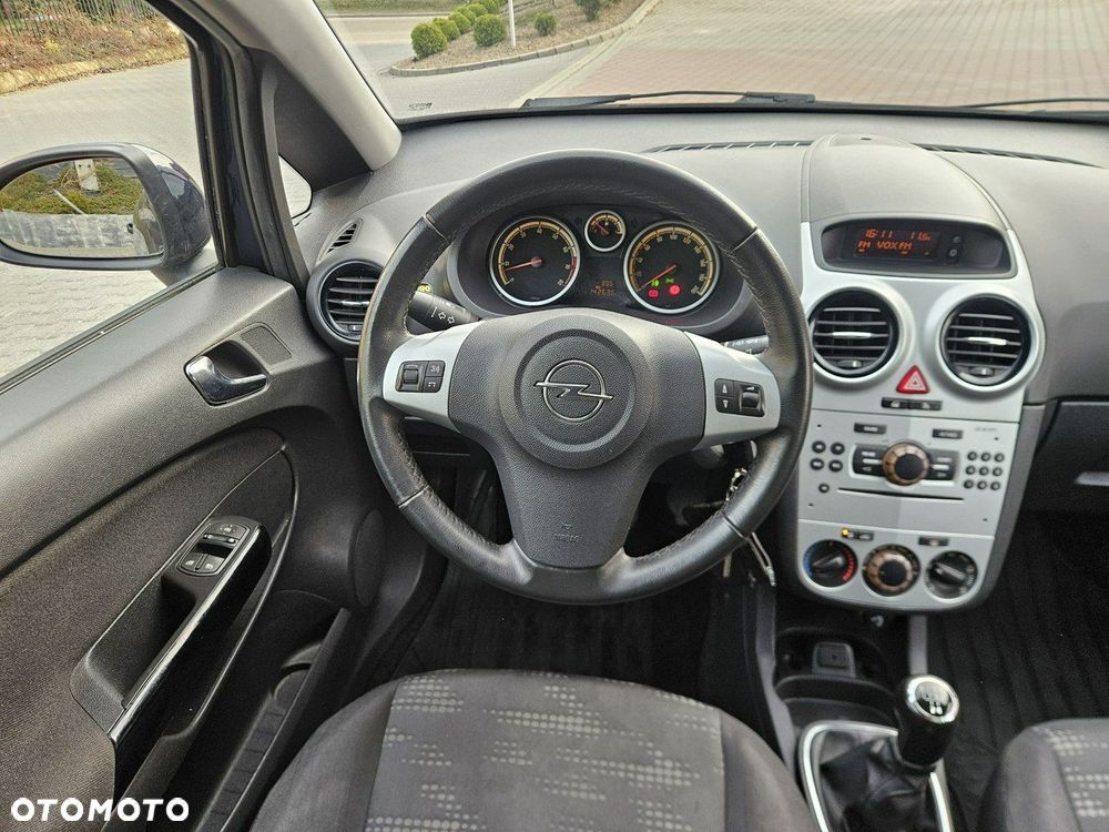 Opel Corsa 1.4 16V Active - 26