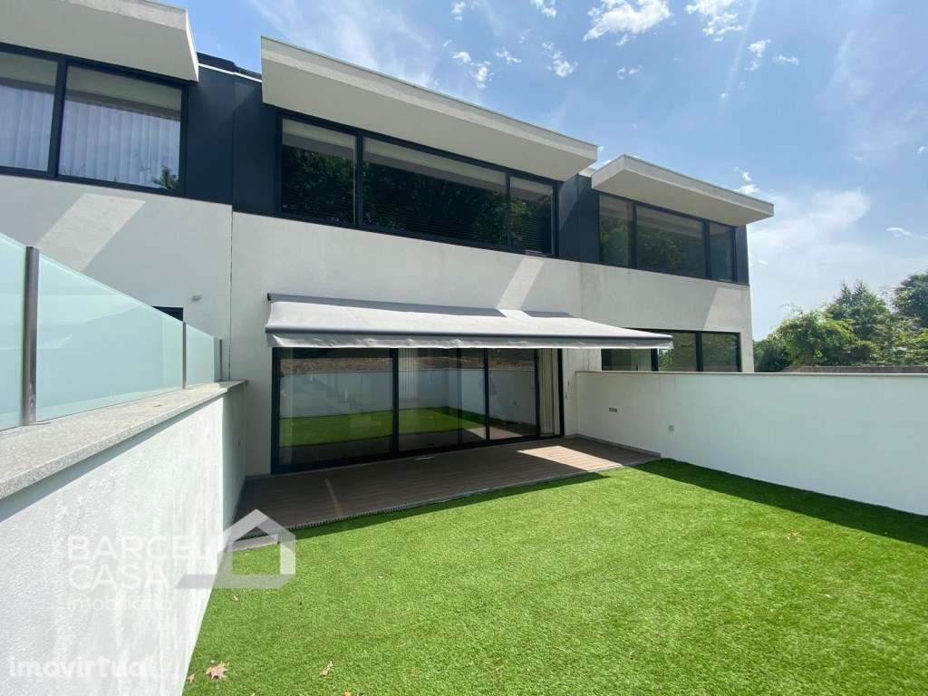 Moradia em banda T3, como nova, na Qta do Egipto em Barcelinhos - B... - Grande imagem: 4/34