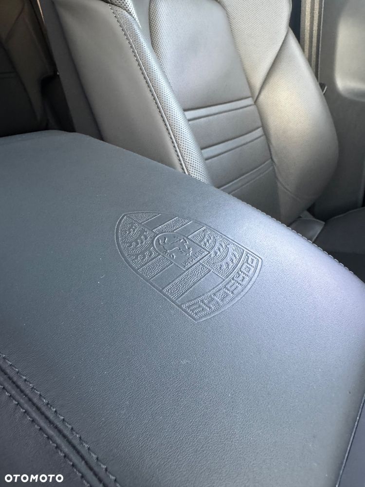 Porsche Cayenne - 38