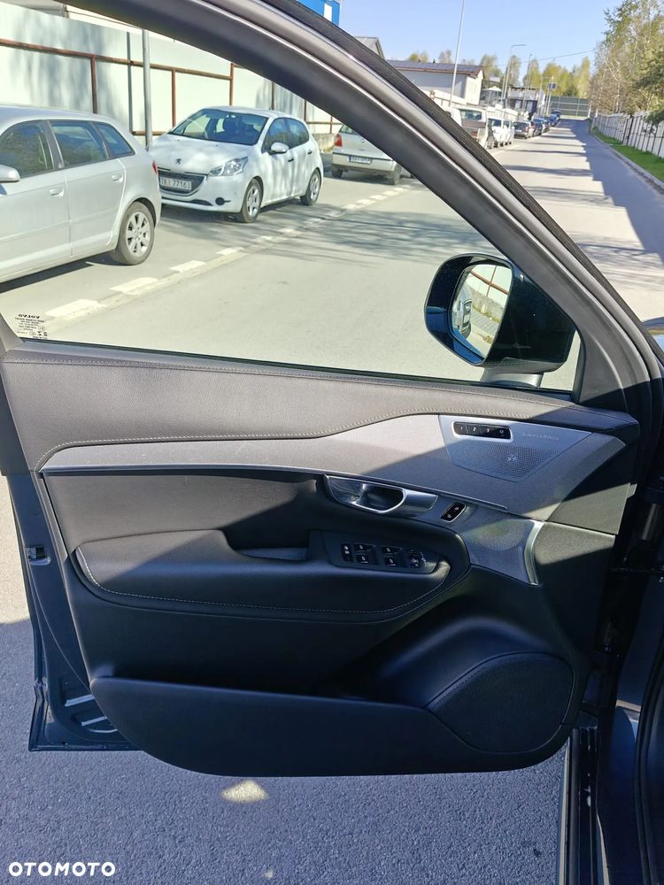 Volvo XC 90 B5 D AWD Plus Dark - 23