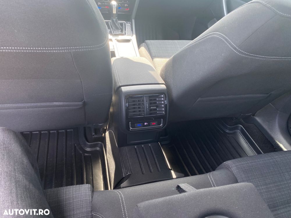 Volkswagen Passat 2.0 TDI SCR DSG Highline - 28