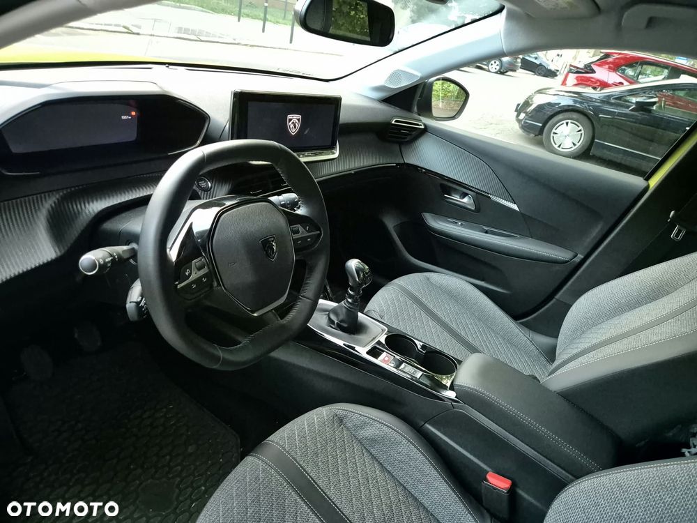 Peugeot 208 1.2 T Allure S&S - 7