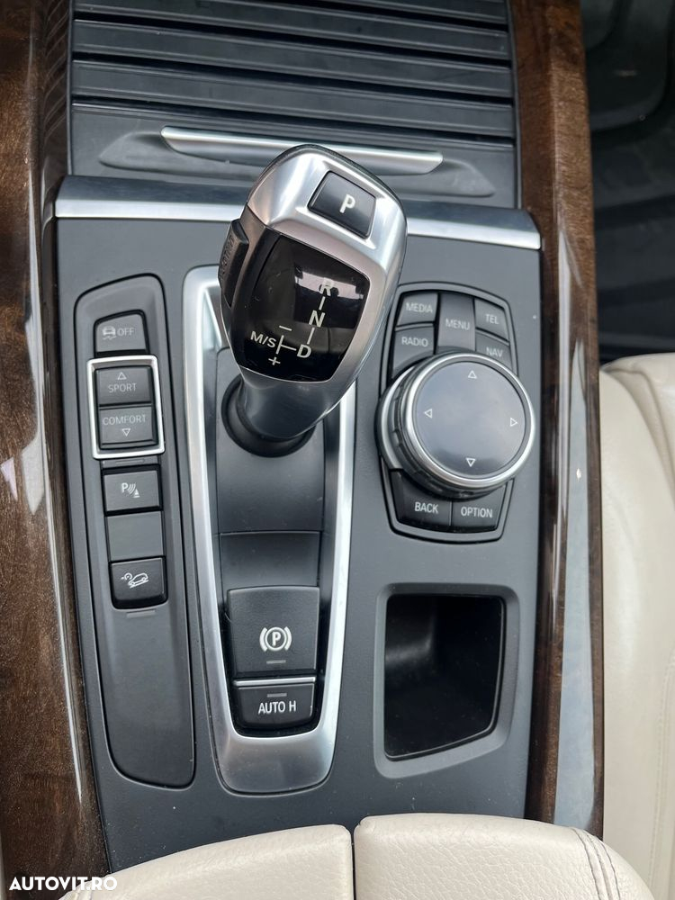 BMW X5 xDrive40d - 16