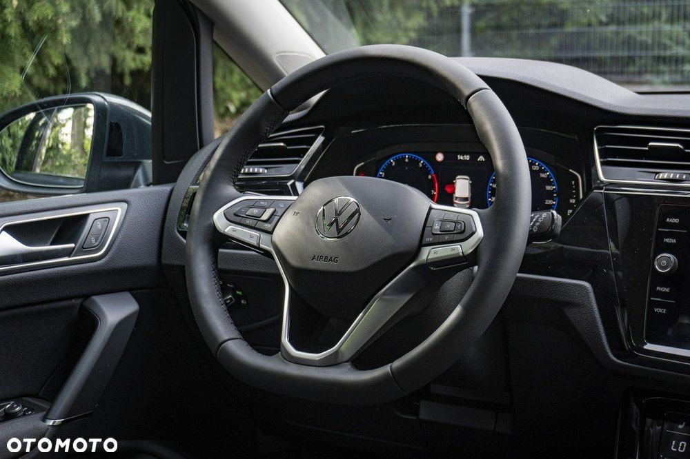 Volkswagen Touran - 18