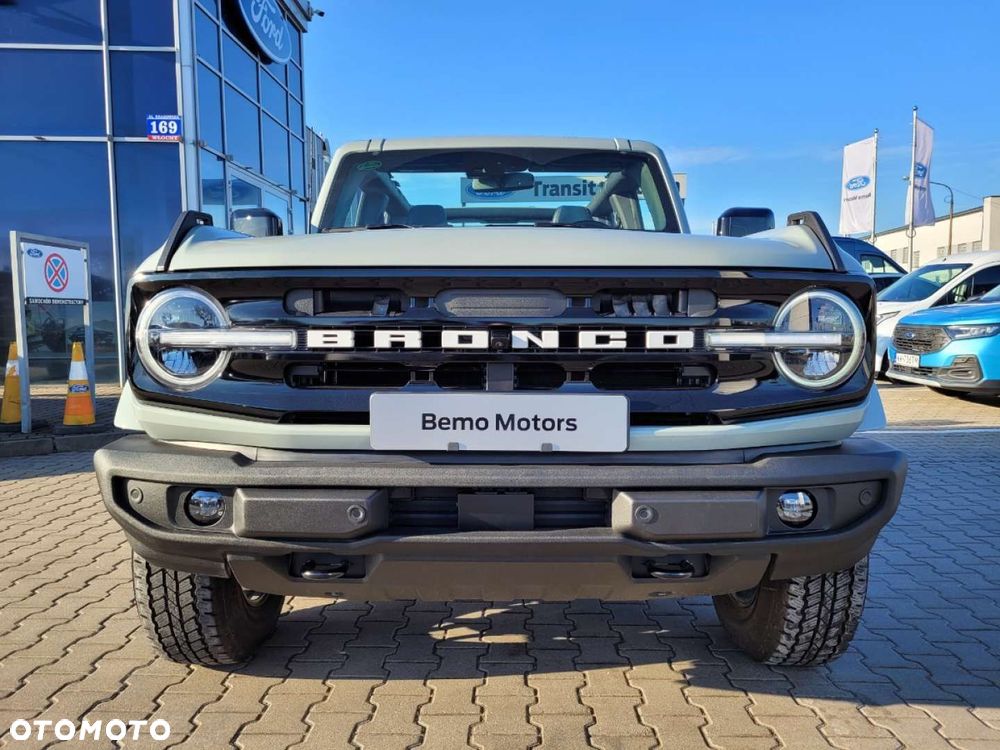 Ford Bronco - 4