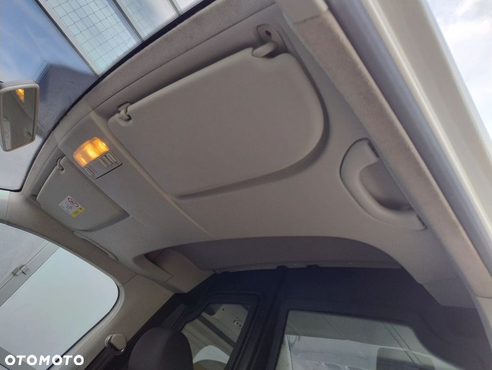 Volkswagen CADDY PO LIFT 2.0 TDI (102KM) 5-BIEGÓW KLIMA STAN JAK NOWY NIE MA RDZY SERWIS KM ! ! ! - 19