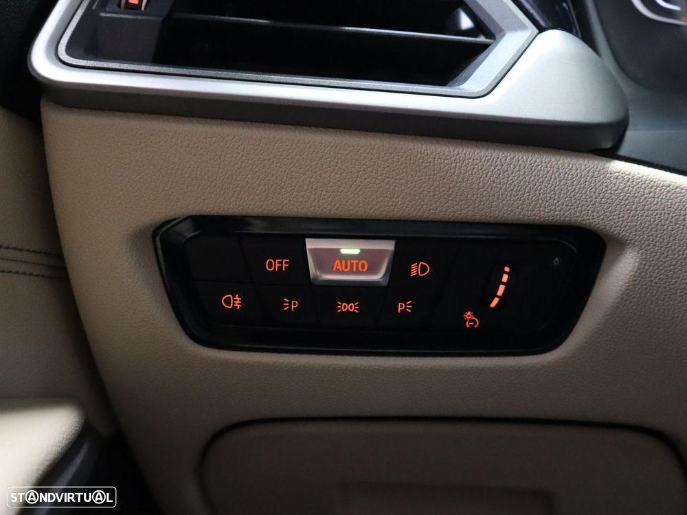 BMW 318 d Auto - 14