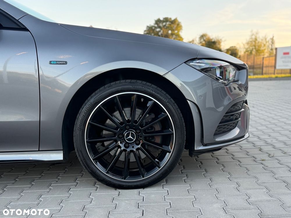 Mercedes-Benz CLA 250 e 8G-DCT AMG Line Advanced Plus - 19