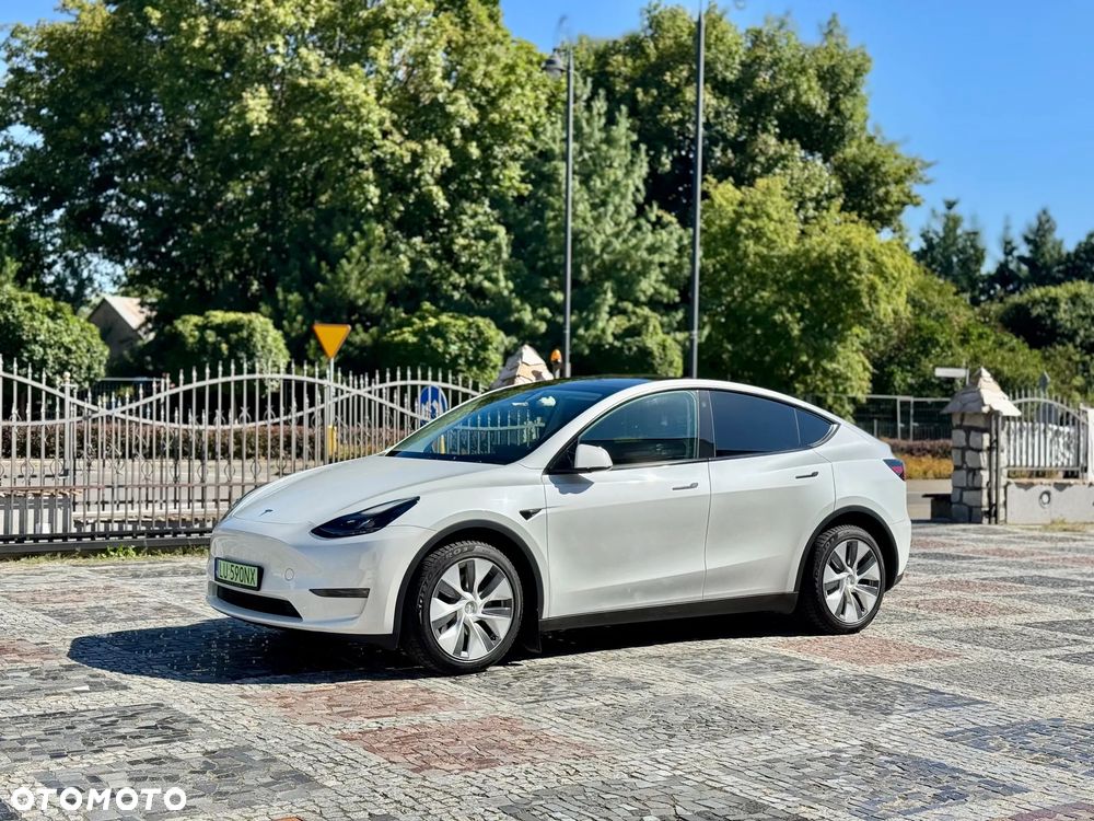 Tesla Model Y - 7