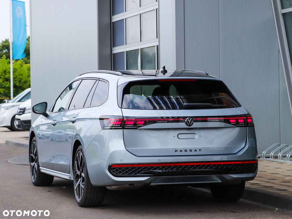 Volkswagen Passat - 4