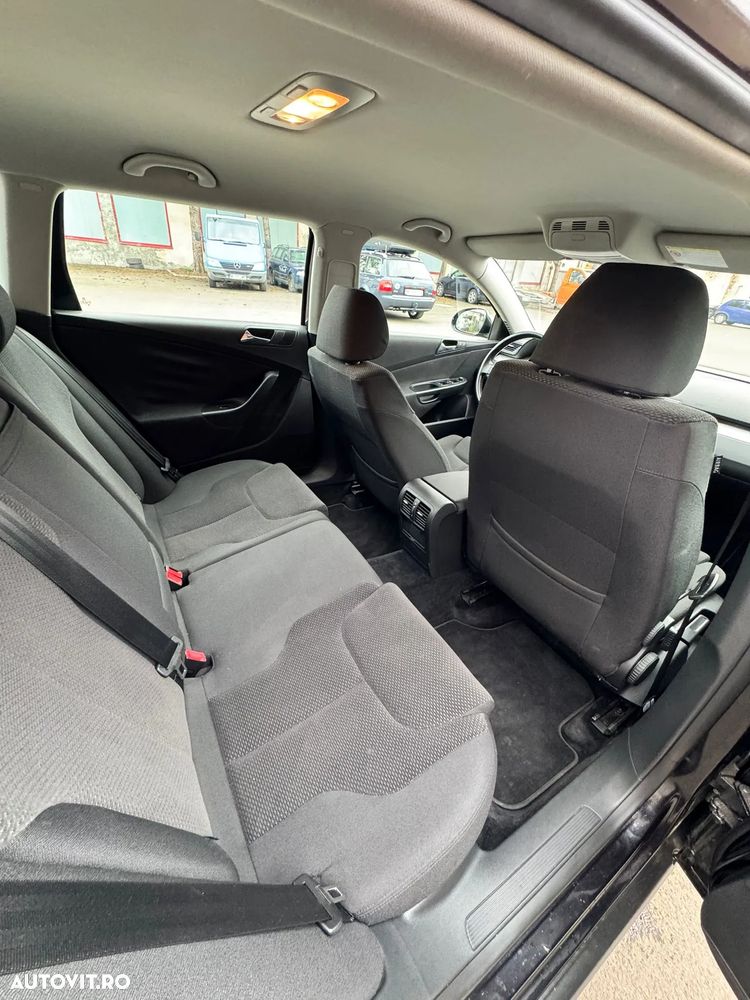 Volkswagen Passat Variant 2.0 TDI DSG Highline - 12