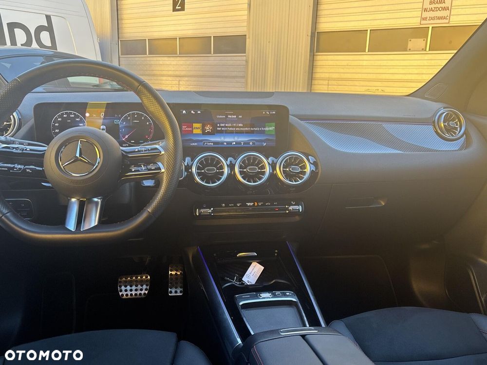 Mercedes-Benz GLA - 18