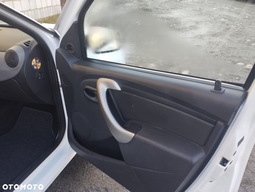 Dacia Sandero 1.2 16V - 10