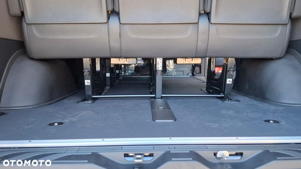 Mercedes-Benz Sprinter - 21