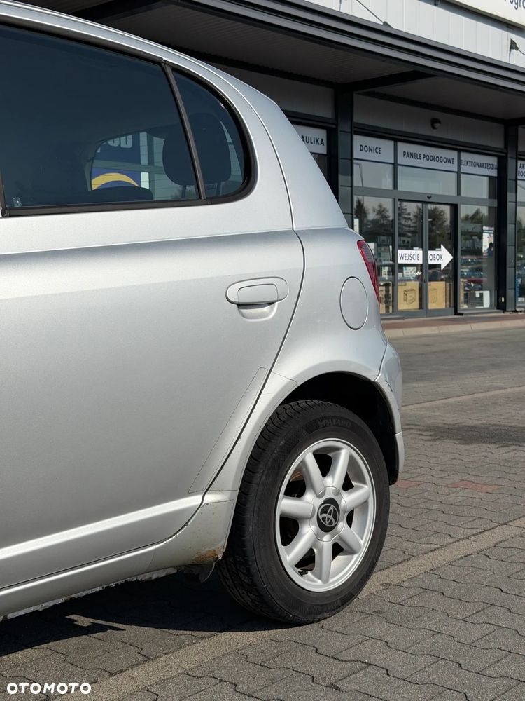 Toyota Yaris 1.3 Luna - 4