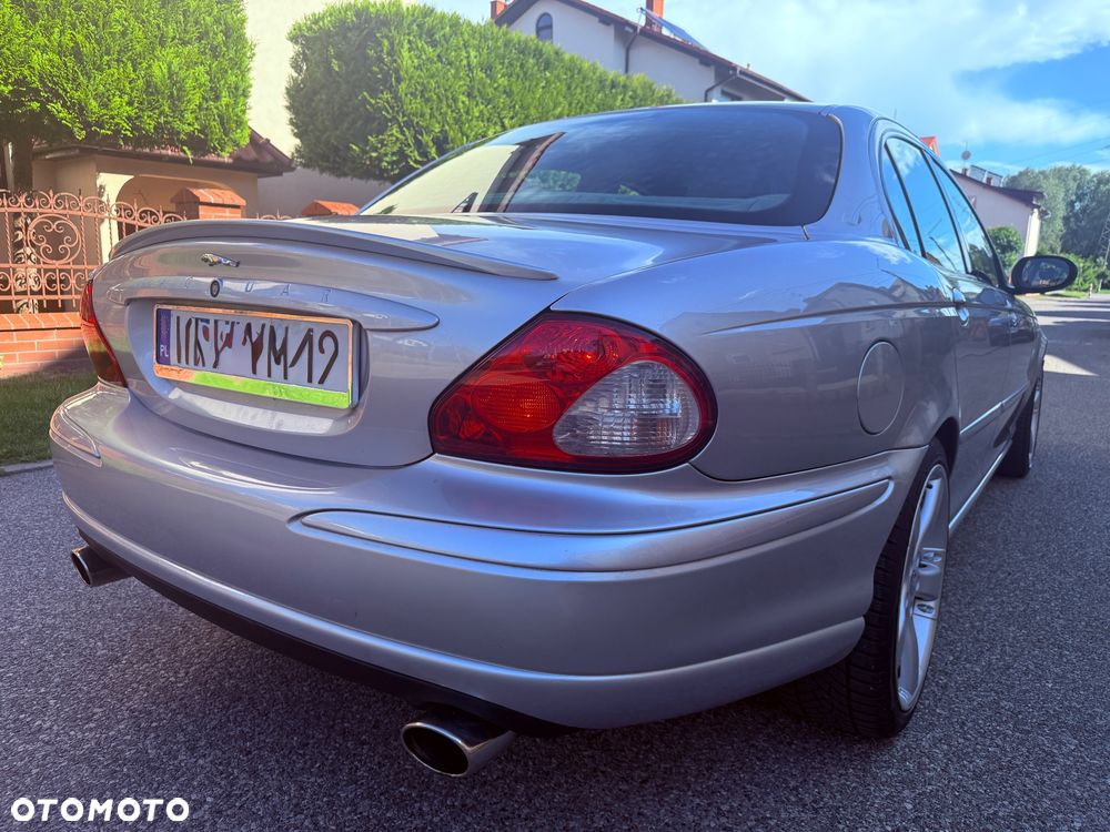 Jaguar X-Type 2.5 V6 4x4 Executive - 13