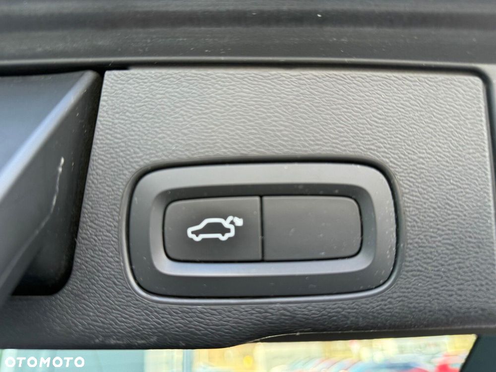 Volvo XC 60 T4 Momentum Pro - 13