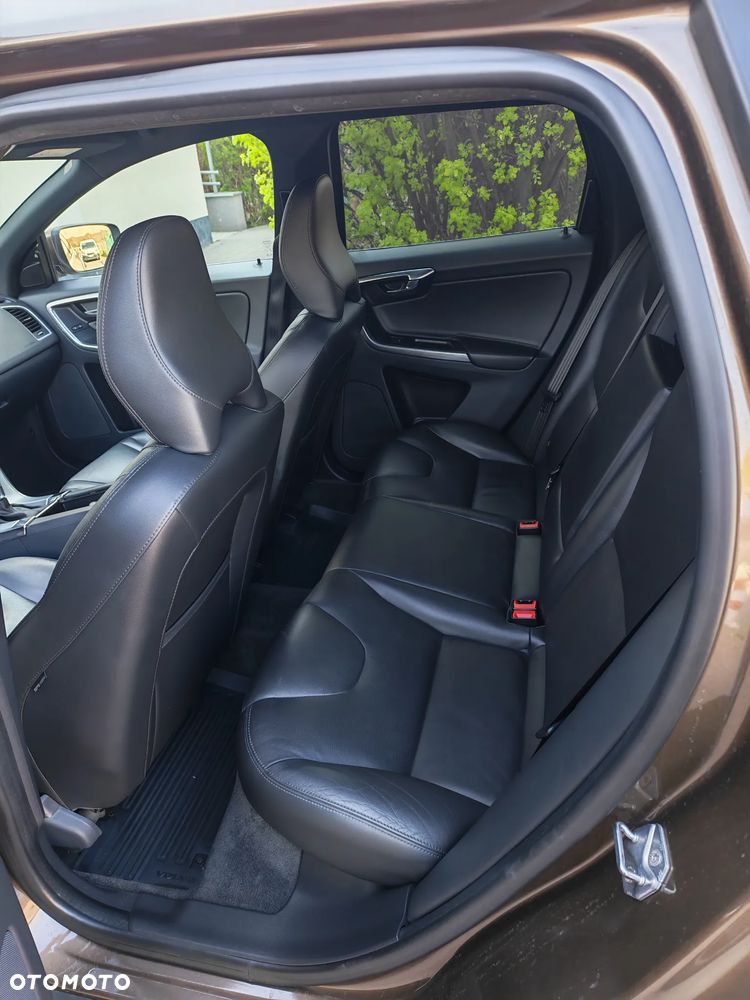 Volvo XC 60 D4 Geartronic Summum - 8