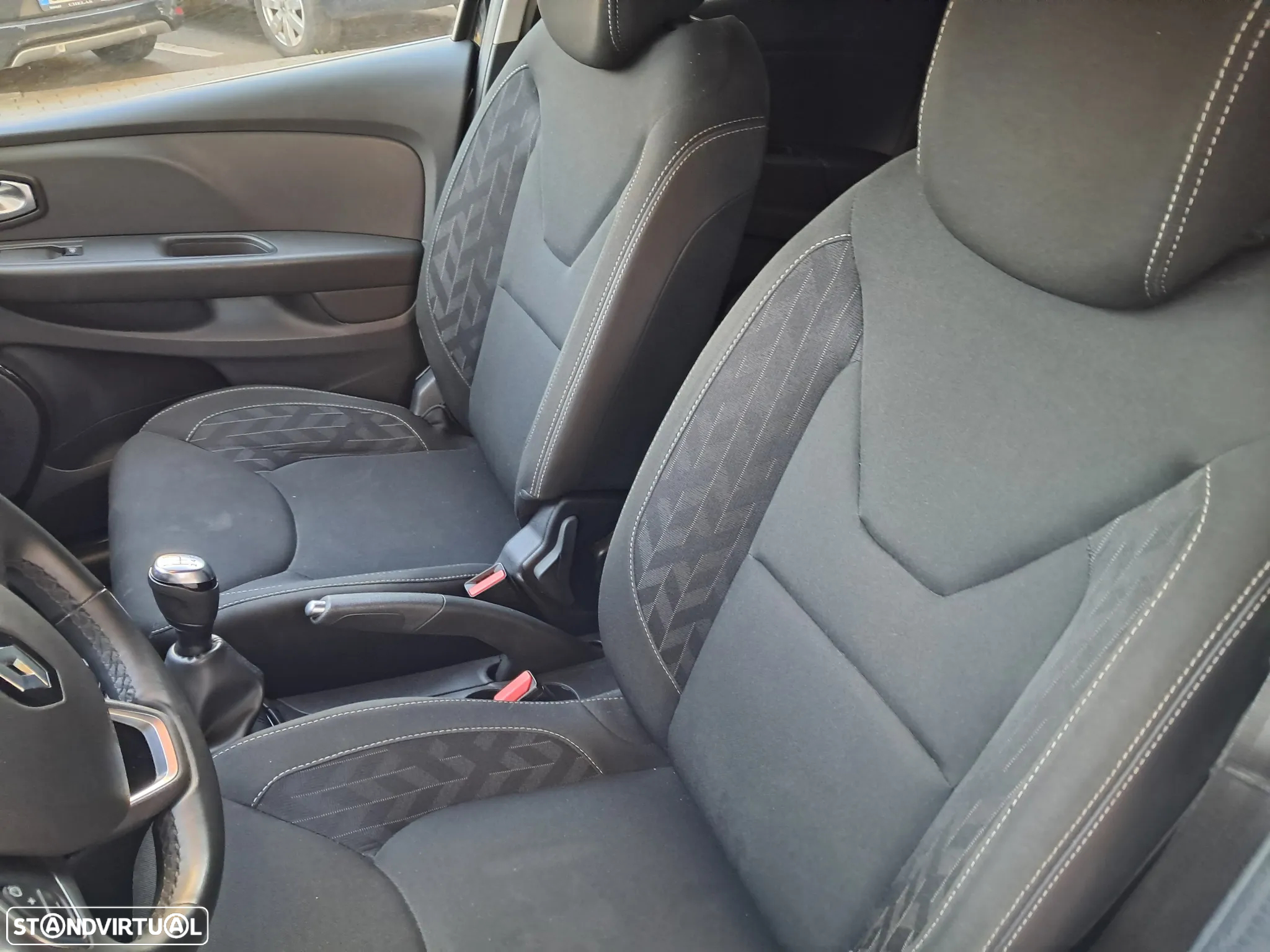 Renault Clio Sport Tourer 0.9 TCe Limited - 13
