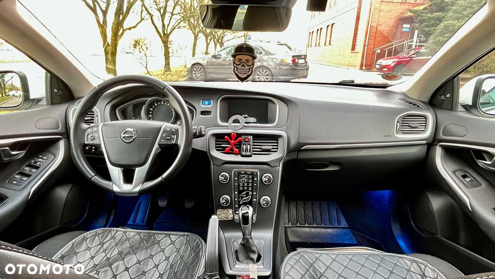 Volvo V40 T3 Momentum - 8