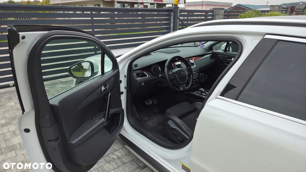 Peugeot 508 RXH Hybrid4 - 13