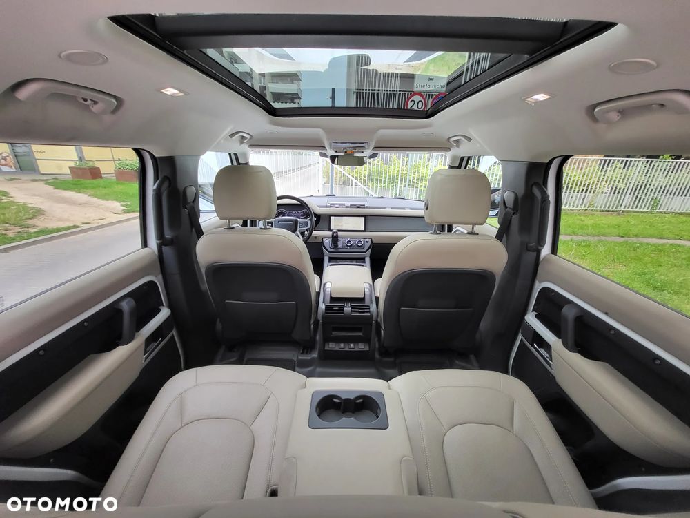 Land Rover Defender 110 2.0 P300 S - 27