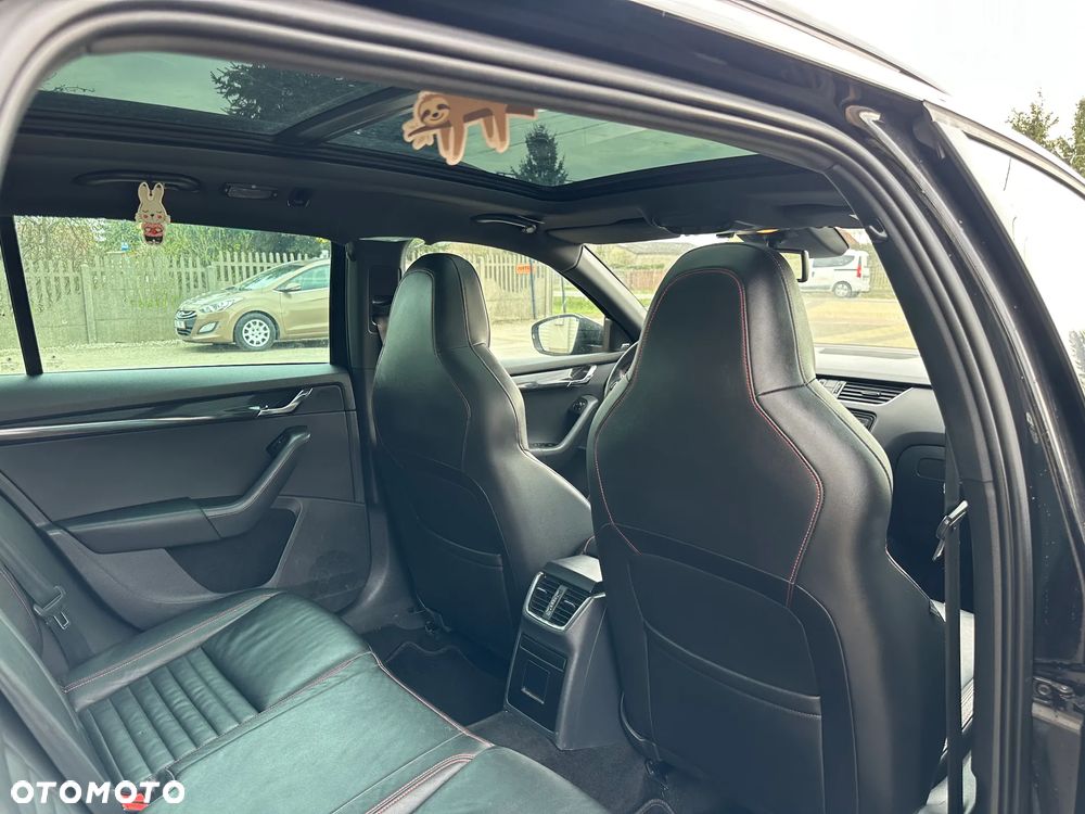 Skoda Octavia 2.0 TDI DSG RS - 16