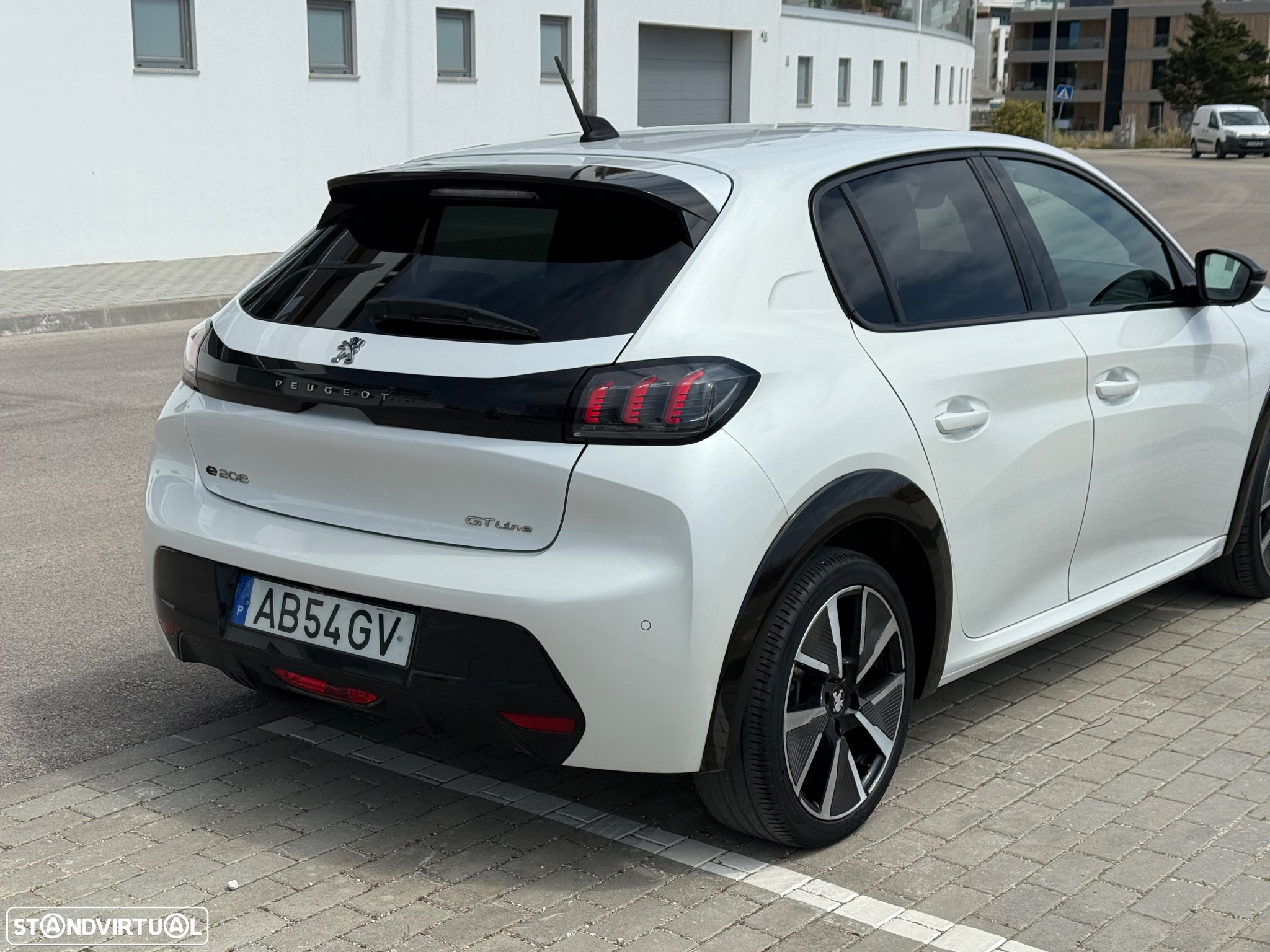 Peugeot e-208 50 kWh GT Line - 5