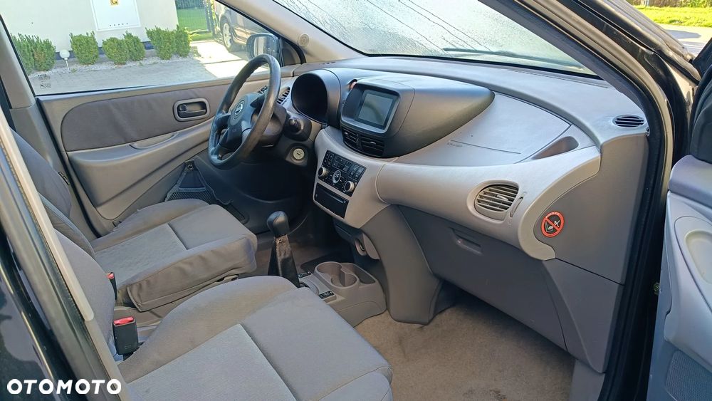 Nissan Almera - 15