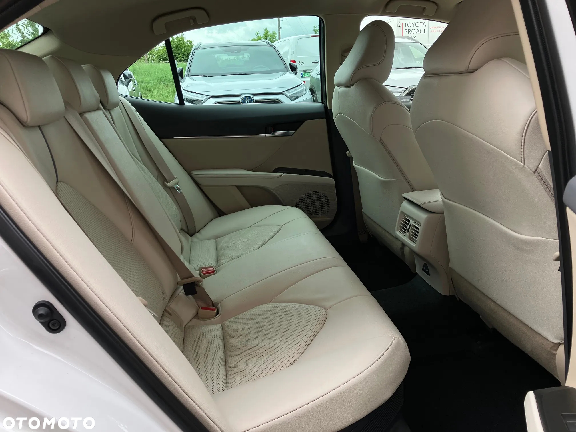 Toyota Camry 2.5 Hybrid Executive CVT - 20