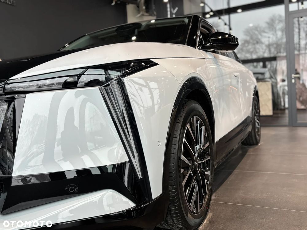 DS Automobiles N°8 - 28