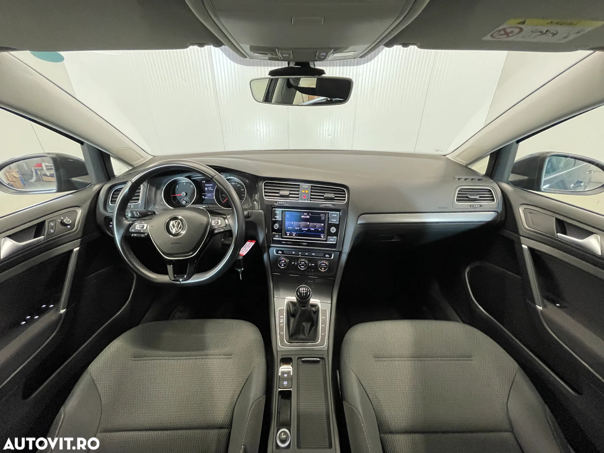 Volkswagen Golf 1.6 TDI Comfortline - 7