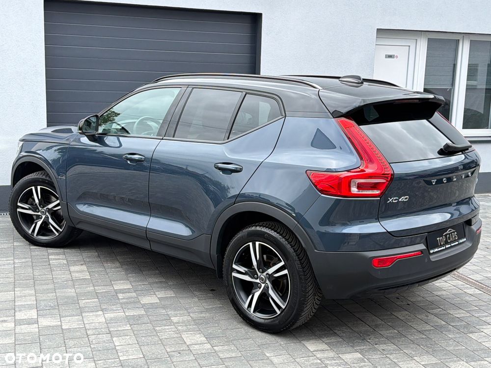 Volvo XC 40 B3 B DKG Ultra Dark - 32