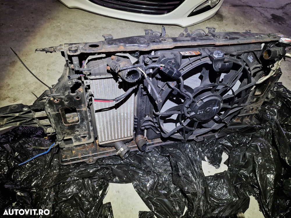 Trager cu Radiatoare si Ventilator Hyundai I40 1.7CRDI Euro 5 - 1