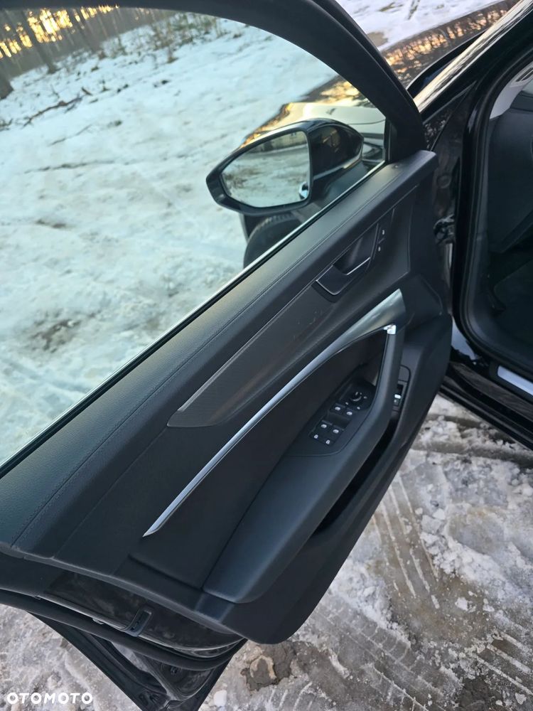 Audi A6 Avant 40 TDI quattro S tronic design - 24