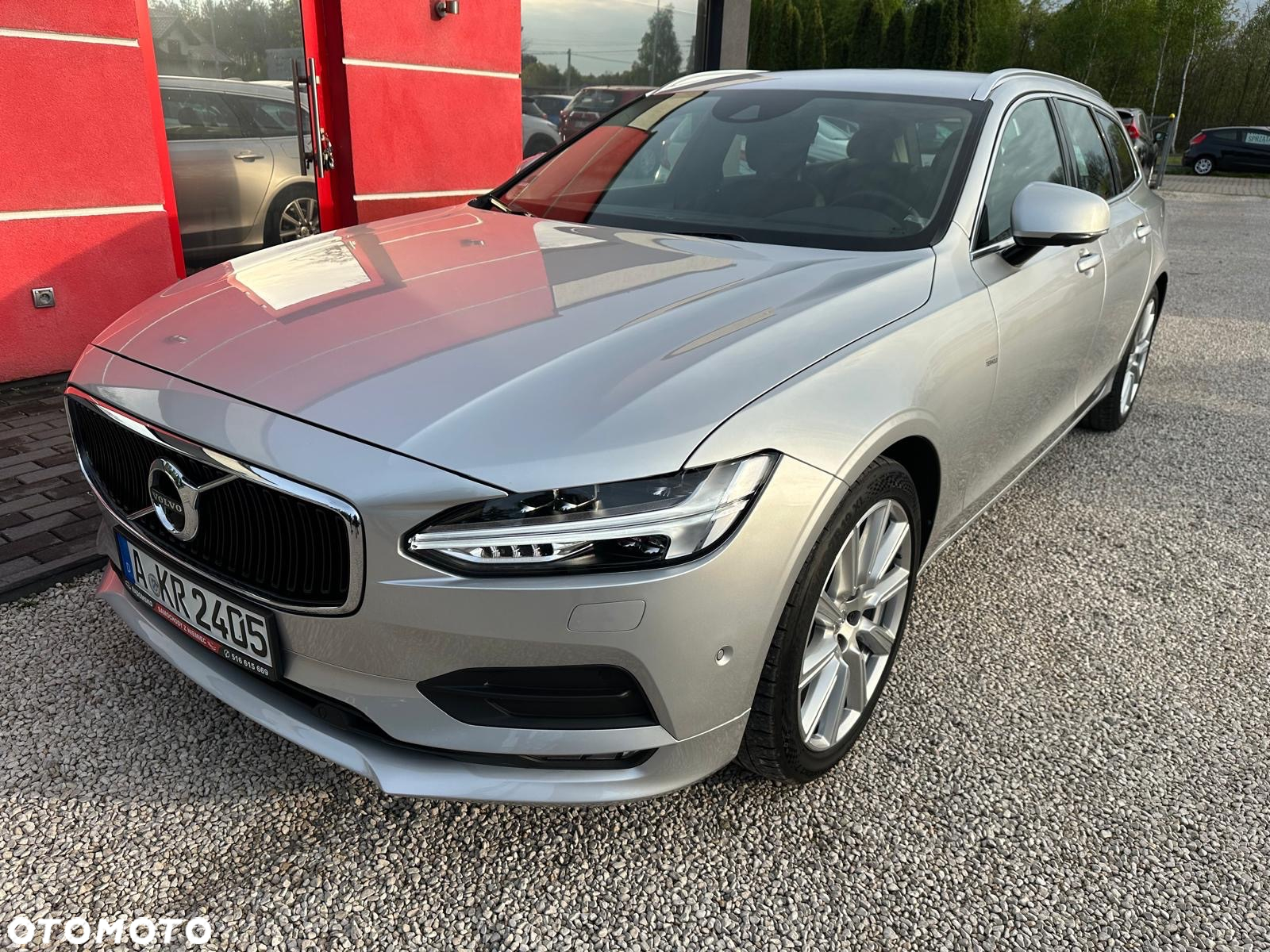 Volvo V90 D4 Momentum - 19